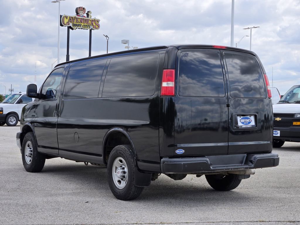 Used 2018 Chevrolet Express 2500 - photo 7