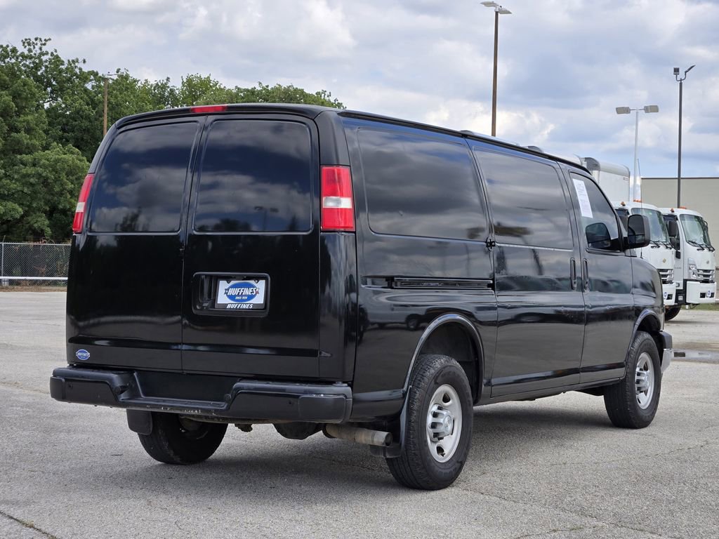 Used 2018 Chevrolet Express 2500 - photo 9