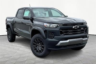 New 2025 Chevrolet Colorado Trail Boss Crew Cab 4WD Pickup for sale #C250565 - photo 1
