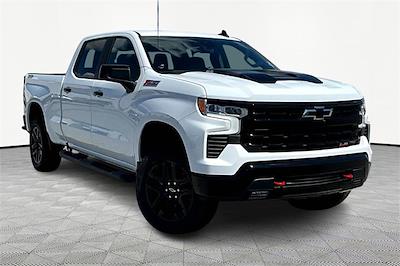 New 2025 Chevrolet Silverado 1500 LT Crew Cab 4WD Pickup for sale #C250774 - photo 1