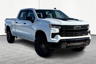 New 2025 Chevrolet Silverado 1500 LT Crew Cab 4WD Pickup for sale #C50459 - photo 1