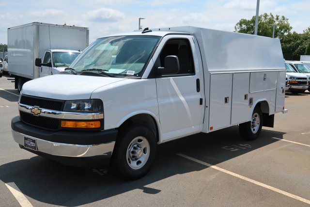 New 2025 Summit White Chevrolet  image 6