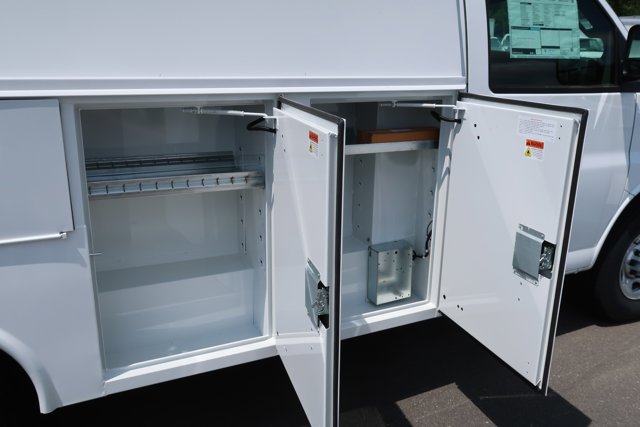 New 2025 Summit White Chevrolet  image 10