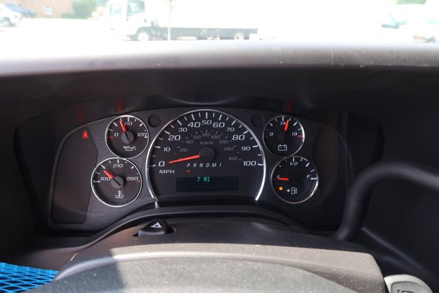 New 2025 Summit White Chevrolet  image 15