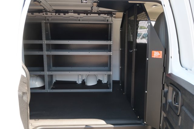 New 2025 Summit White Chevrolet  image 12