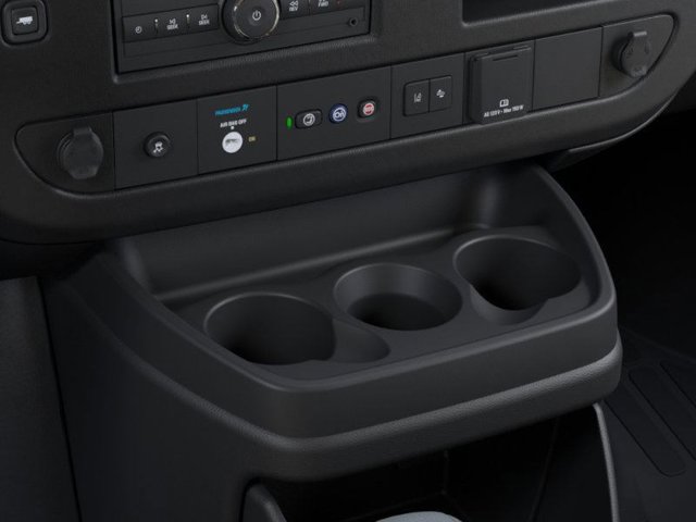 New 2025 Summit White Chevrolet  image 24