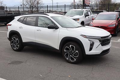 2024 Chevrolet Trax FWD SUV for sale #T00320A - photo 2