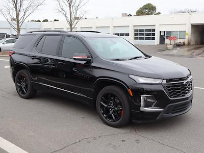 Used 2023 Chevrolet Traverse - photo 1