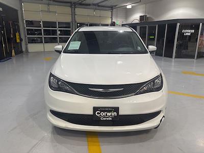 Used 2021 Chrysler Voyager - photo 1