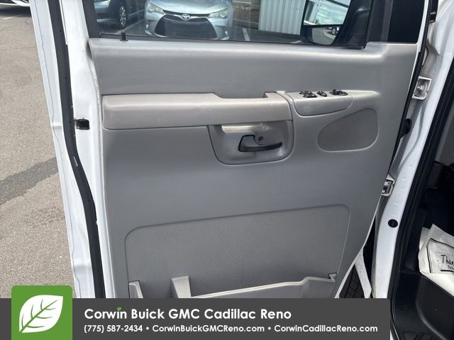 Used 2006 Ford E-350 - photo 13