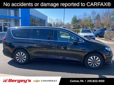 2023 Chrysler Pacifica FWD Minivan for sale #CCU3044 - photo 2