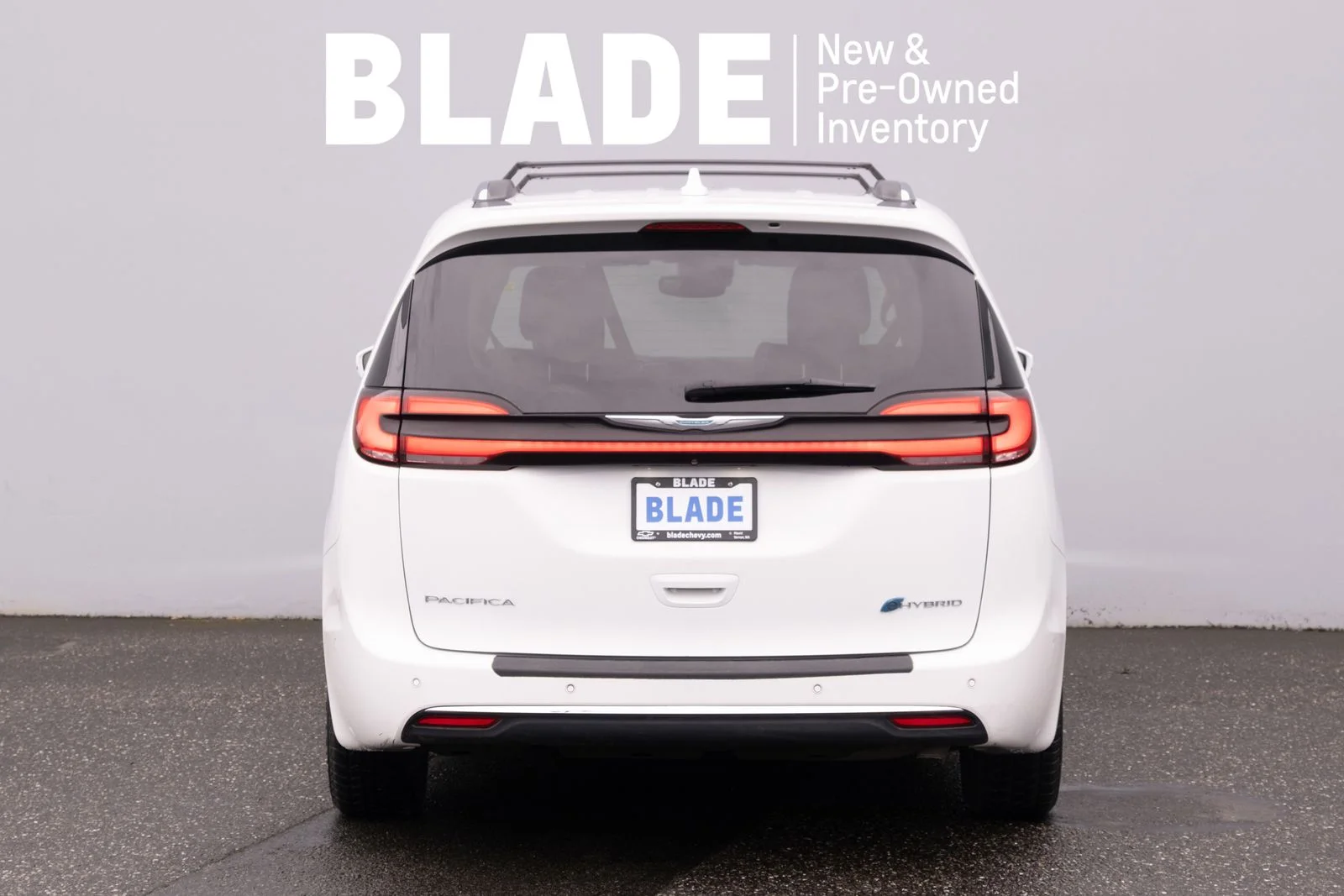 Used 2021 Chrysler Pacifica - photo 2