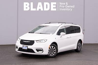 Used 2021 Chrysler Pacifica - photo 1