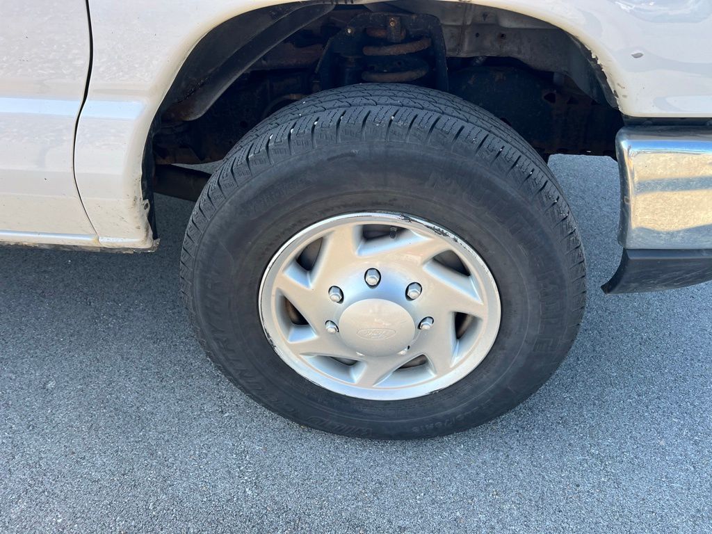 Used 2014 Ford E-250 - photo 12