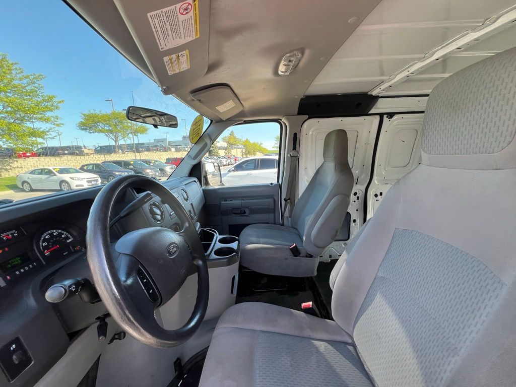 Used 2014 Ford E-250 - photo 17
