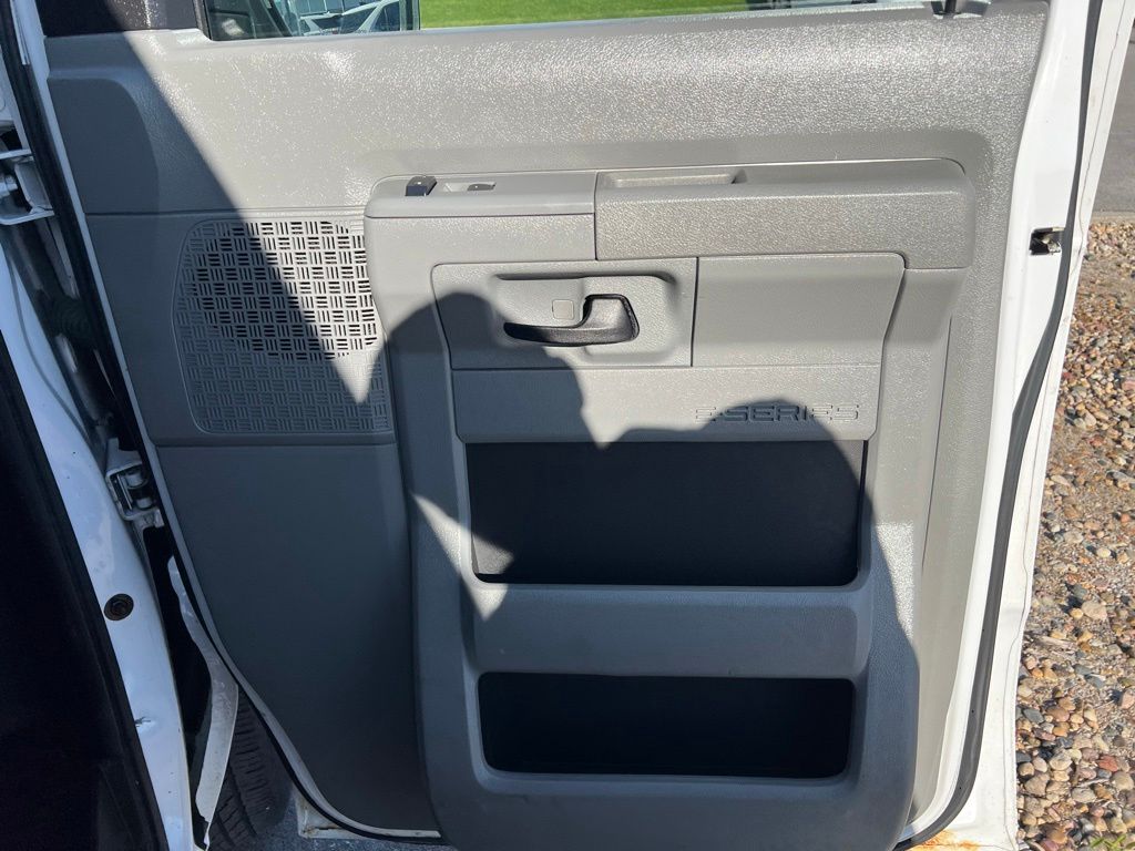 Used 2014 Ford E-250 - photo 22