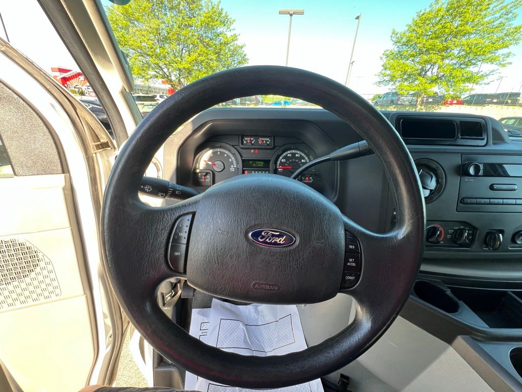 Used 2014 Ford E-250 - photo 28
