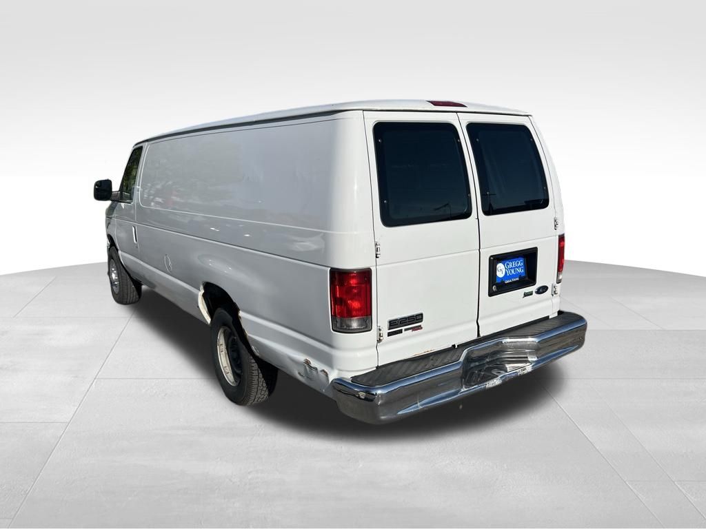 Used 2014 Ford E-250 - photo 2
