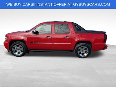 Used 2011 Chevrolet Avalanche - photo 1