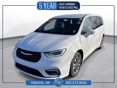 Used 2022 Chrysler Pacifica - photo 1