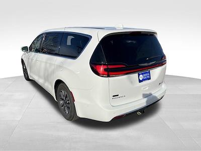Used 2022 Chrysler Pacifica - photo 1