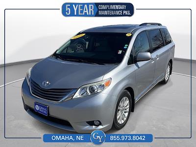 Used 2015 Toyota Sienna - photo 1