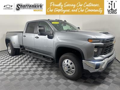 2025 Chevrolet Silverado 3500 Crew Cab 4x4 Pickup for sale #51571 - photo 1