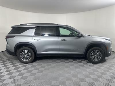 Used 2024 Chevrolet Traverse LT for sale #51796A - photo 2
