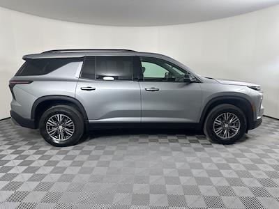 Used 2025 Chevrolet Traverse - photo 1