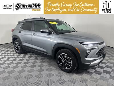 Used 2025 Chevrolet Trailblazer - photo 1