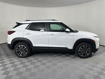 Used 2025 Chevrolet Trailblazer - photo 1