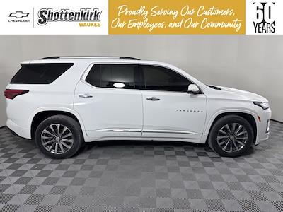 Used 2023 Chevrolet Traverse - photo 1