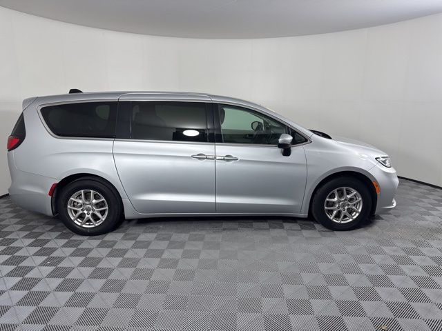 Used 2023 Chrysler Pacifica - photo 5