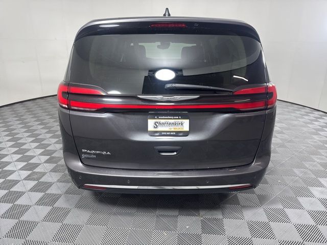 Used 2023 Chrysler Pacifica - photo 6