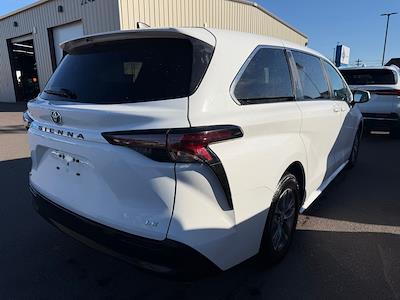 Used 2025 Toyota Sienna - photo 1
