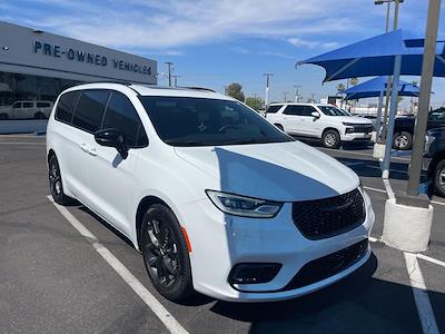 2023 Chrysler Pacifica FWD Minivan for sale #P253818B - photo 2