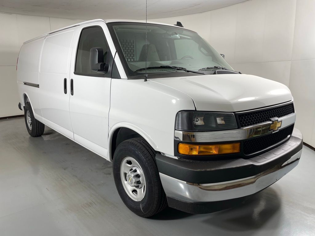 New 2025 Chevrolet Express 3500 - photo 6