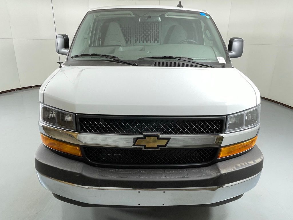New 2025 Chevrolet Express 3500 - photo 7
