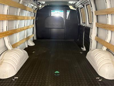 Used 2022 Chevrolet Express 2500 - photo 1