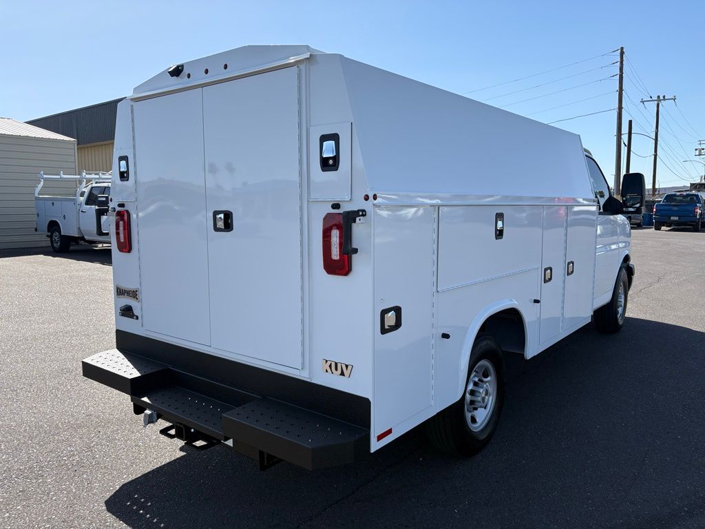 New 2026 Chevrolet Express 3500 - photo 2