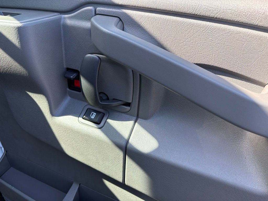 New 2026 Chevrolet Express 3500 - photo 17