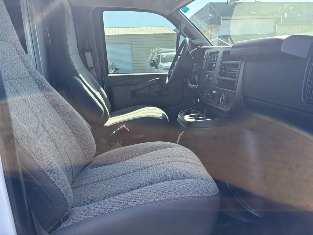 New 2026 Chevrolet Express 3500 - photo 19