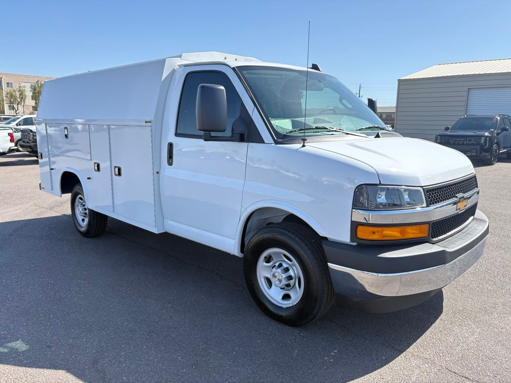 New 2026 Chevrolet Express 3500 - photo 5