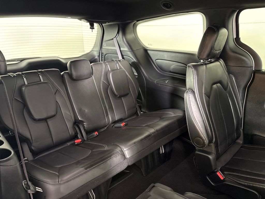 Used 2025 Chrysler Pacifica - photo 48