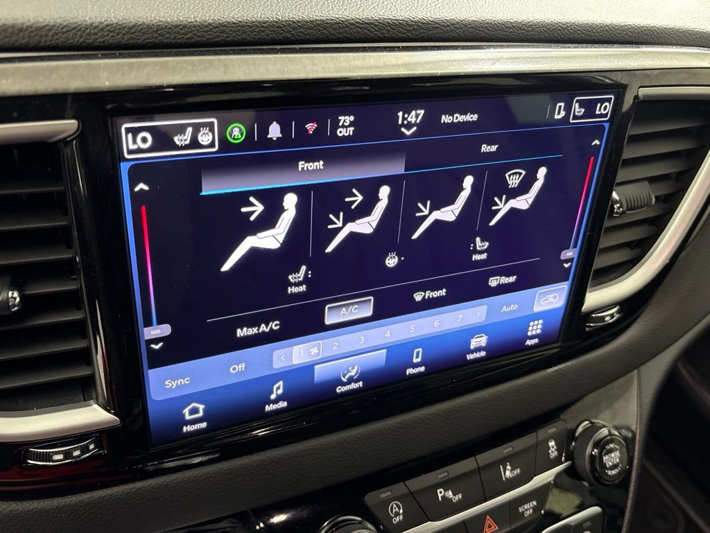Used 2025 Chrysler Pacifica - photo 18