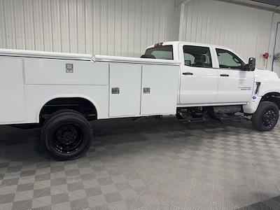 2022 Chevrolet Silverado 5500 Crew Cab DRW 4WD Reading Service Truck for sale #571140 - photo 2