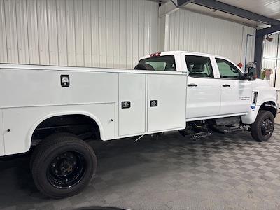 2022 Chevrolet Silverado 5500 Crew Cab DRW 4WD Service Truck for sale #571320 - photo 2
