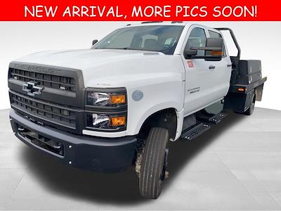 2022 Chevrolet Silverado 5500 Crew Cab DRW 4WD Bale Bed Truck for sale #571750 - photo 1