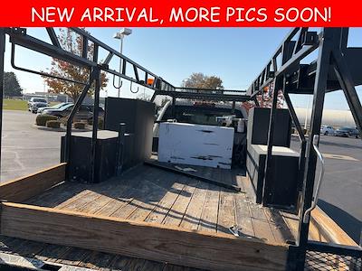 2023 Chevrolet Silverado 5500 Crew Cab DRW 4WD Flatbed Truck for sale #572130 - photo 2