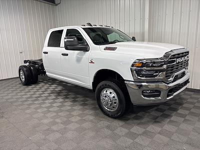 2026 Ram 3500 Crew Cab DRW 4x4 Cab Chassis for sale #630350 - photo 1